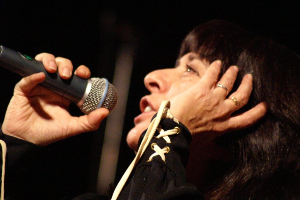 Questa immagine ha l'attributo alt vuoto; il nome del file è CHIARA-RIONDINO-1024x681.jpg